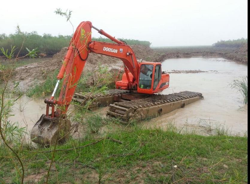 湿地沼泽挖掘机出租水挖打桩机租赁改装
