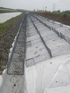 30cm厚双隔板雷诺护垫，河道河堤护岸用石笼护垫