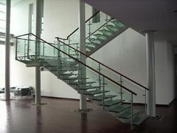河北恒泰楼梯供应玻璃楼梯