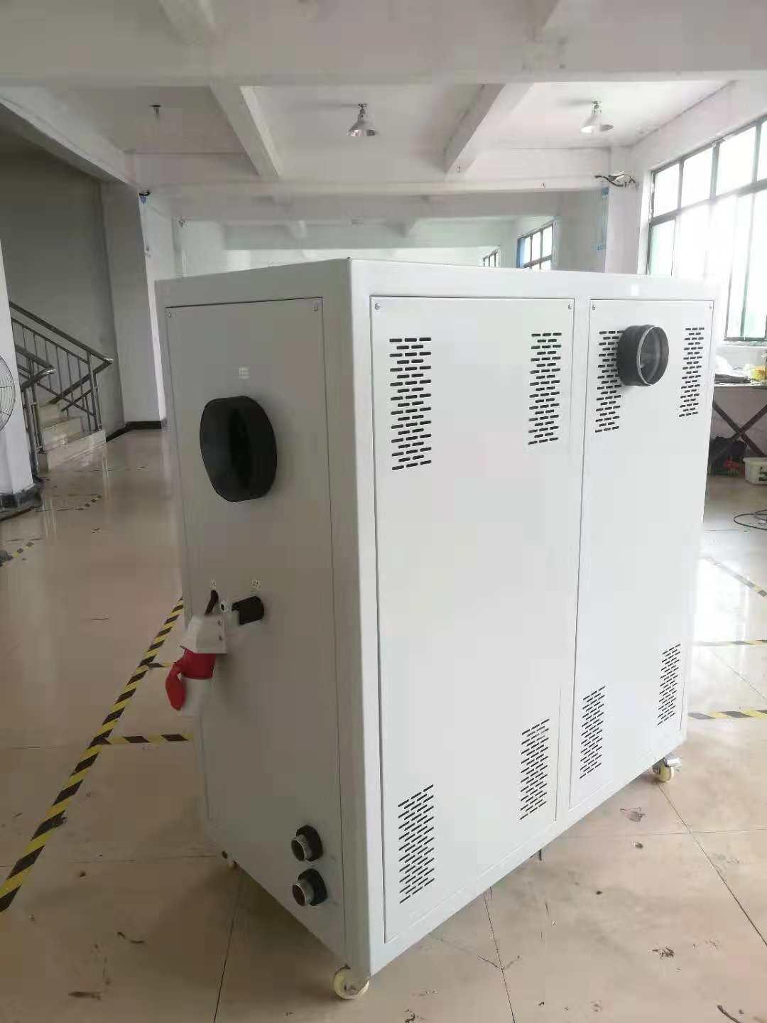 天津冷水机封闭型水冷式冷水机