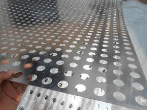2mm厚冲孔网板 不锈钢穿孔板 圆孔冲孔板 通风板 金属板