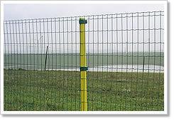 铁丝网，钢丝网，养殖围墙网隔离网，养殖铁丝防护网，pvc包塑养殖铁丝网