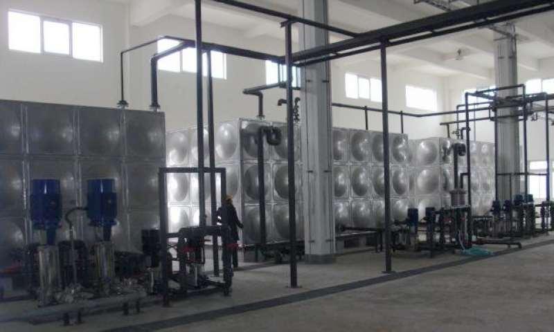 专业供应大型不锈钢焊接式水箱 生产厂家
