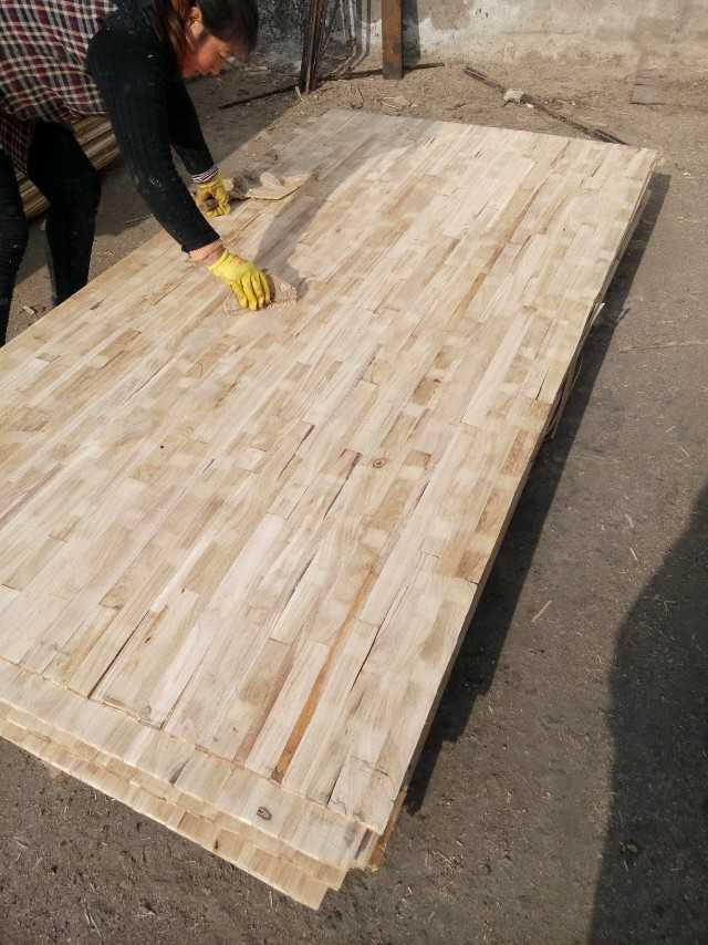 生态环保衣柜板材 松木家具板材