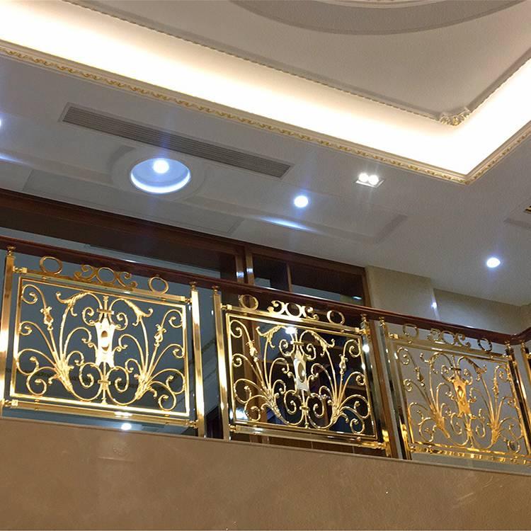业主们都爱装饰的铜楼梯弧形护栏，你确定不来看看吗？