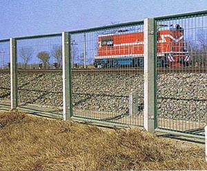 铁路隔离栅/铁路护栏网/铁路防护网