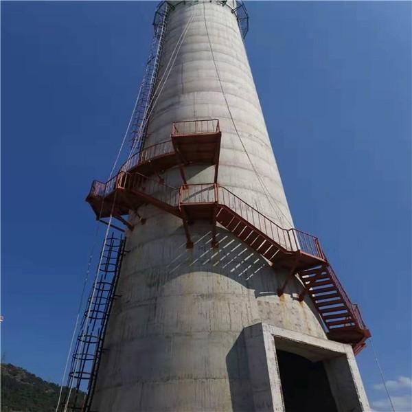 秦皇岛烟囱安装旋转梯|烟囱折梯安装|烟囱安装检测平台