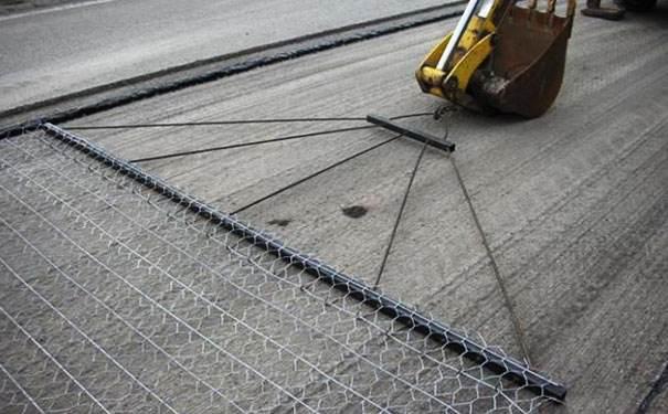 公路拓宽、道路改建路面加筋网的施工流程