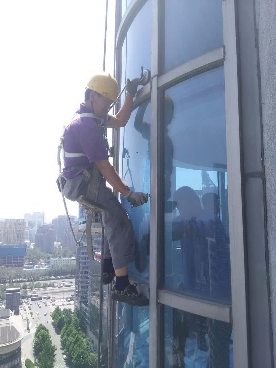 玻璃幕墙固定玻璃施工维修