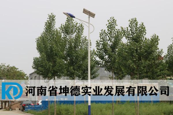 河南省太阳能路灯安装都采用哪种方式 河南太阳能路灯厂家8月价格