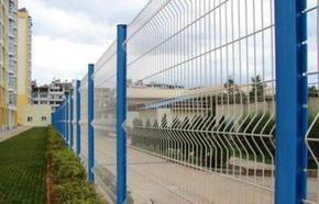 厂家直销三角折弯护栏网 高速公路护栏 小区护栏 隔离栅