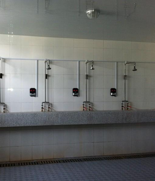 上海浴室水控机，洗澡插卡节水器，扫码取水水控机