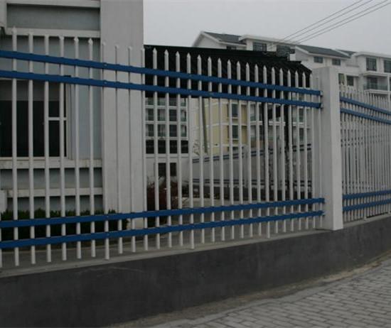 供应菏泽锌钢栅栏，多种型号颜色锌钢护栏