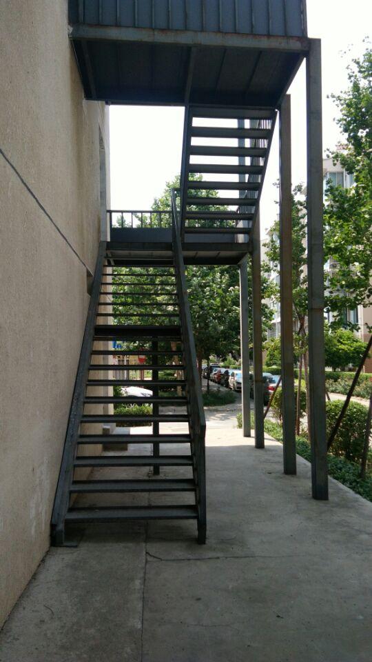 北京钢结构阁楼楼梯制作底商隔层改造