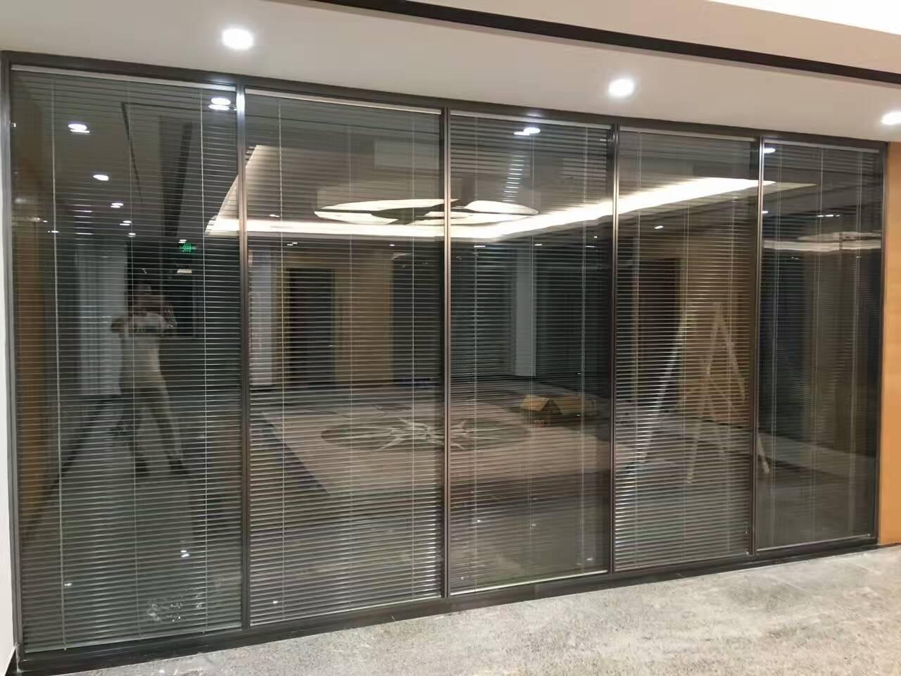 定制杭州玻璃铝合金办公室隔断铝型材