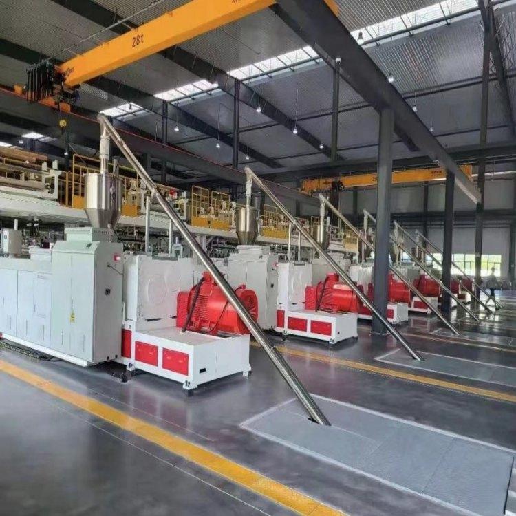 LVT地板生产线机械设备 LVT石塑地板生产线