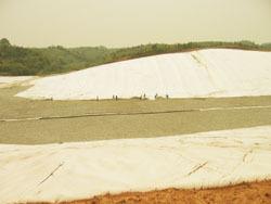 护堤保持土壤排除多余水分过滤袋供应膨润土防水毯