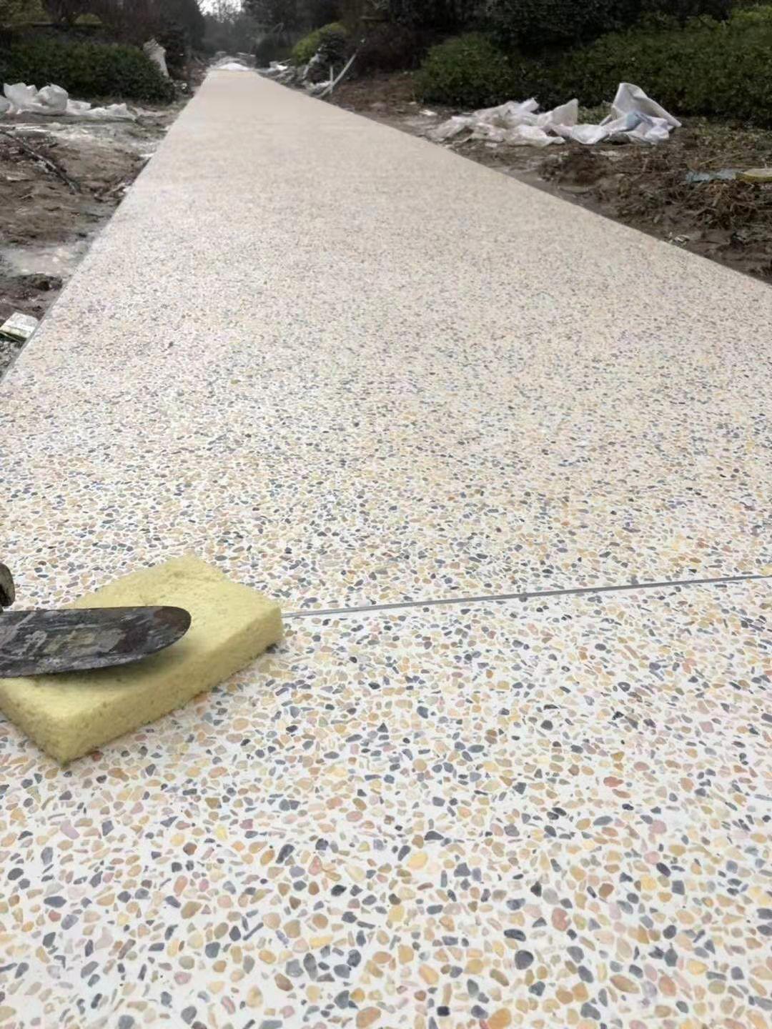 水洗石地坪彩色透水路面施工技术指导