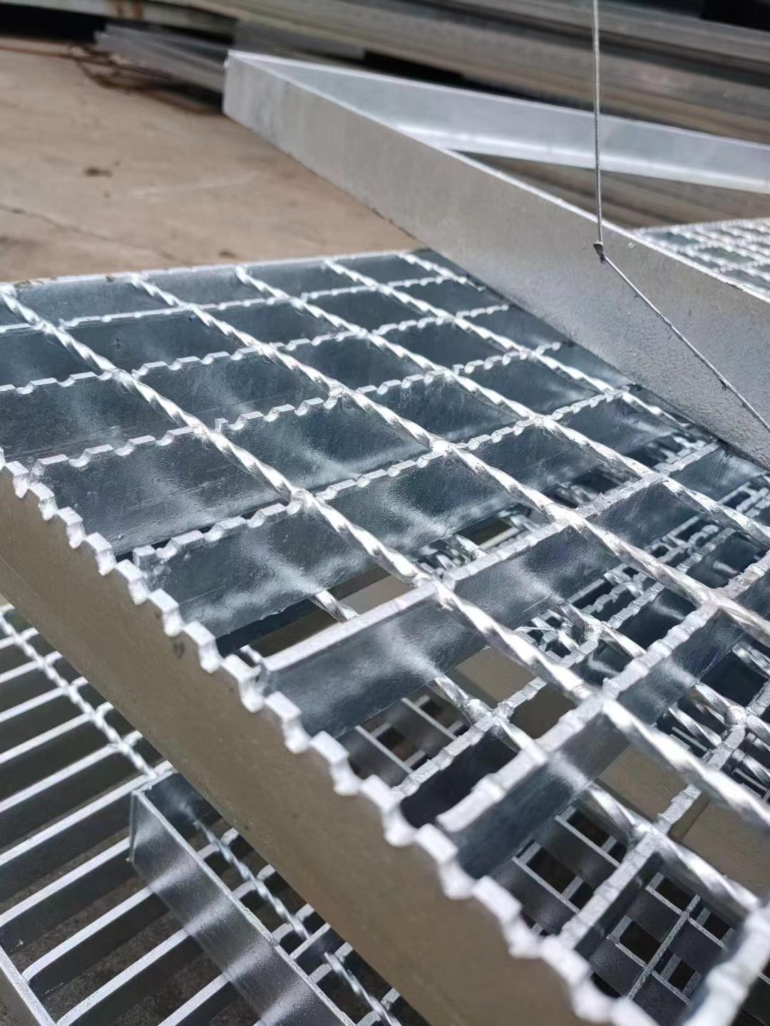 热镀锌钢格板排水沟盖板篦子平台楼梯踏步板不锈钢井盖地网格栅板