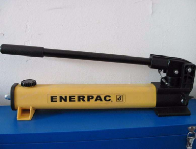 ENERPAC轻型轻型手动泵
