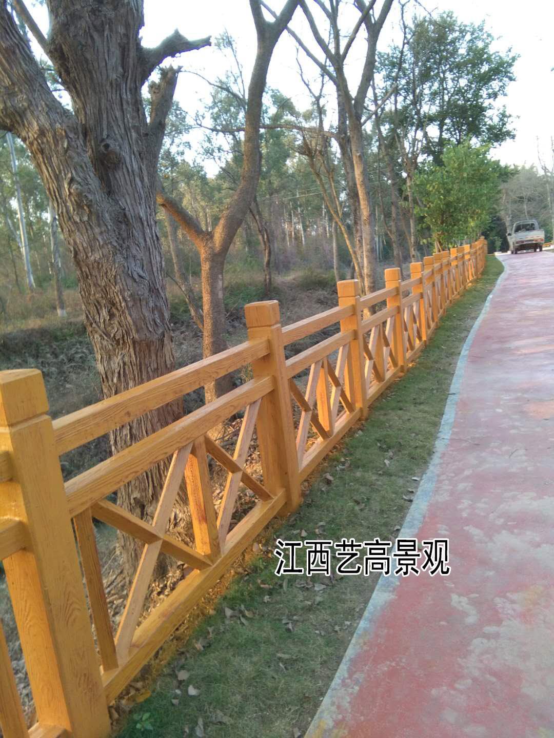 广东深圳水泥仿木栏杆和广东汕头仿树皮栏杆有何不同