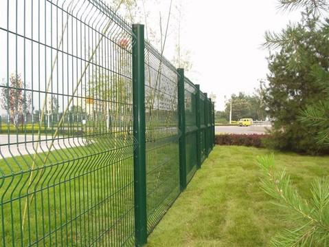 折弯护栏网，压弯护栏网，三角护栏网，德瑞克斯围栏