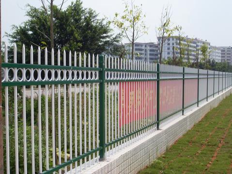 贵州欧式护栏网/欧式锌钢护栏