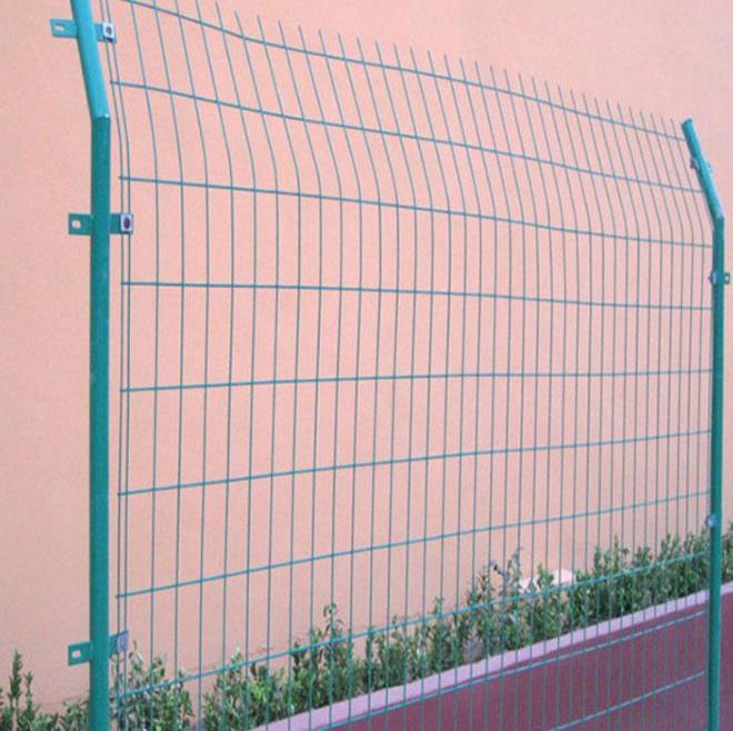 批发工厂隔离网 浸塑500#双边护栏网 厂区防护网价格
