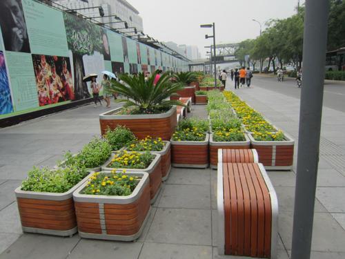 渭南防腐木移动花箱厂家，景区定制花箱直销，韩城道路隔离花箱质量好