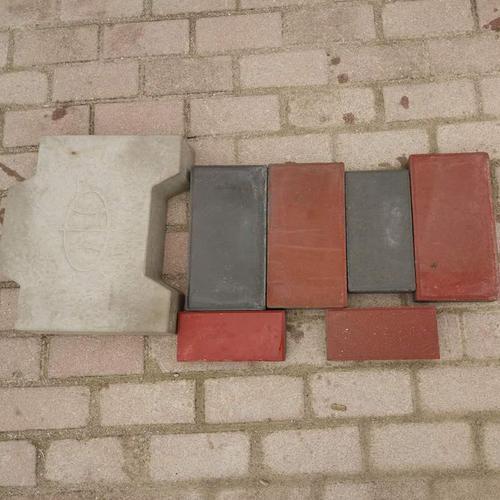 菏泽厂家人行道面包砖路牙面包砖景观用彩色砖定制