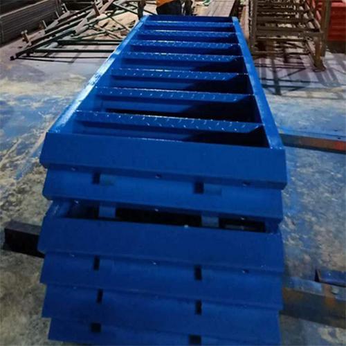 通达厂家施工梯笼热销中 供应云南中铁施工梯笼 护网安全爬梯