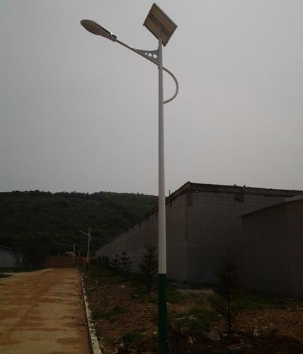 青海格尔木新农村太阳能路灯生产厂家