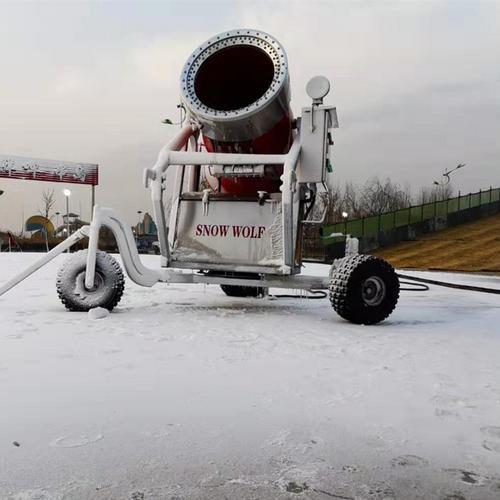 人工造雪机厂家介绍造雪机设备的特点和注意事项