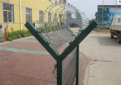 【机场围栏网】机场隔离网 刀刺护栏网厂家