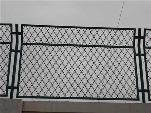 监狱加高围墙网 看守所围墙网 刀刺围墙网