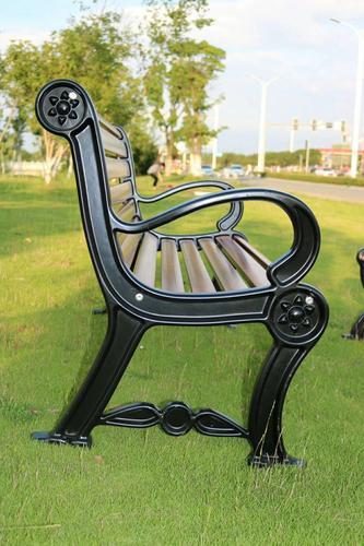 甘肃兰州铸铝园林椅厂家定做带靠背扶手的塑木公园休闲长椅