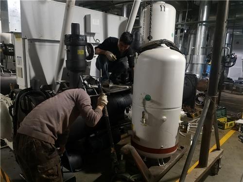 大同大金水源热泵机组进水维修汉钟LB-230压缩机维修