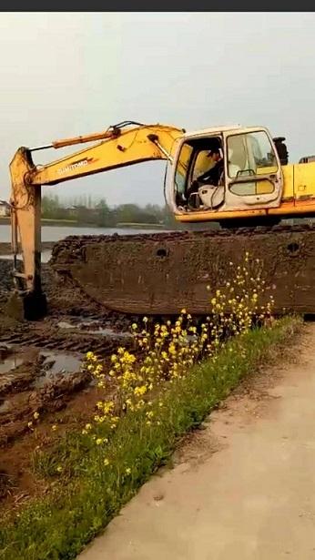 鄂尔多斯附近湿地清淤挖掘机租赁专业服务