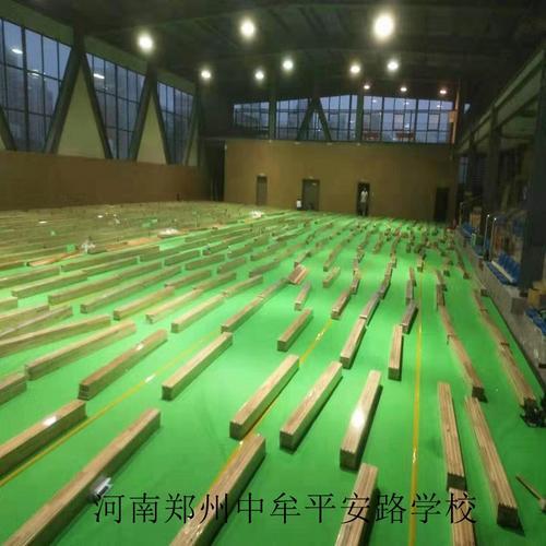 枫木木地板价格哪家更实惠宇跃体育木地板厂家22个厚枫木防滑耐磨