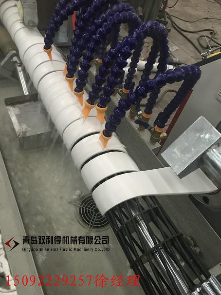  保护套管机设备 液压胶管护套生产线
