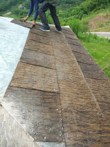 仿真树皮屋顶屋面装饰管道装饰免费取样安装指导