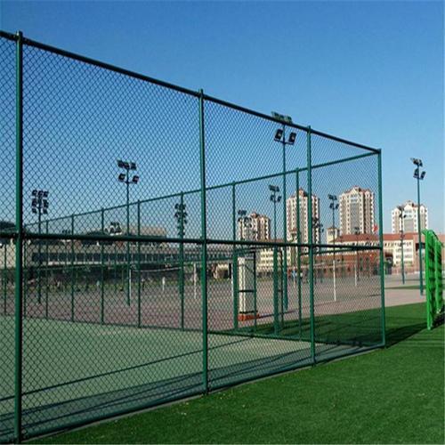 笼式足球场围网 篮球场围栏安装方案 体育场防护网销售