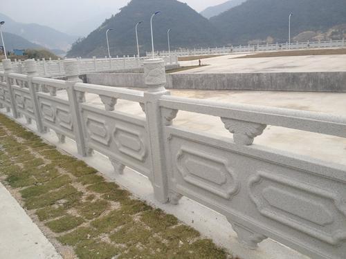 不锈钢仿石复合式栏杆，铸造石栏杆，四川成都水泥仿木栏杆