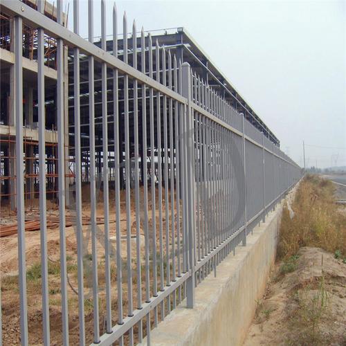 组装式别墅围栏多少钱 东莞厂家直供锌钢栅栏 开发区防护栏杆