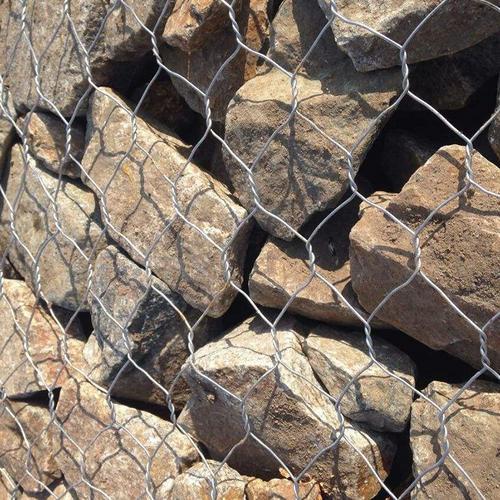 河道护理石头笼 覆塑菱形六角铁丝网 边坡防汛石笼网箱