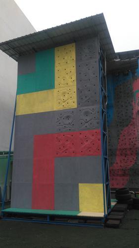 娱乐攀岩墙,专业比赛户外高单独式攀岩壁厂家