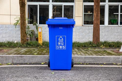 户外环卫垃圾桶 240升塑料垃圾桶 可挂车型垃圾桶