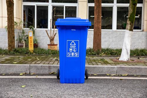 塑料垃圾桶厂家批发 240升环卫垃圾桶 居民小区分类垃圾桶
