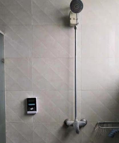 武汉公共澡堂洗澡插卡节水器、浴室扫码收费系统