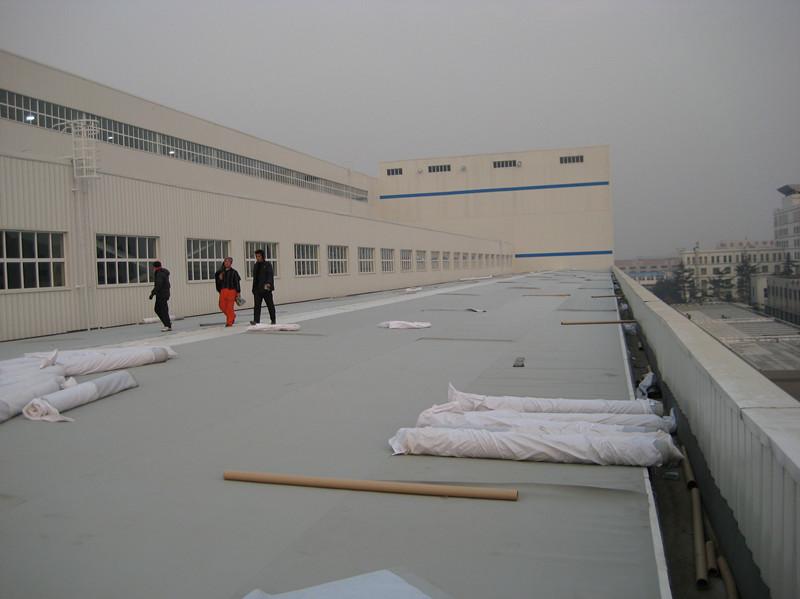 承揽轻钢屋面、彩钢屋面、厂房防水保温工程施工，包工包料